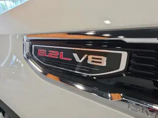 GMC Sierra 1500 2019 4x4 Denali 4 puertas Cabina doble 5.8 pies. Caja corta