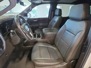 GMC Sierra 1500 2019 4x4 Denali 4 puertas Cabina doble 5.8 pies. Caja corta