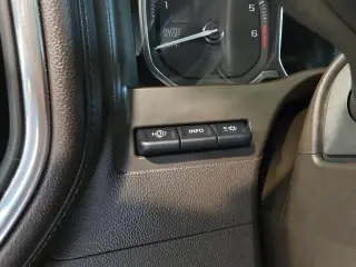 GMC Sierra 1500 2019 4x4 Denali 4 puertas Cabina doble 5.8 pies. Caja corta
