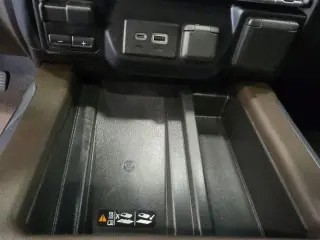 GMC Sierra 1500 2019 4x4 Denali 4 puertas Cabina doble 5.8 pies. Caja corta
