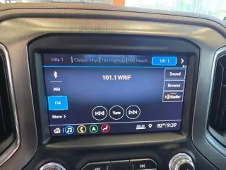 GMC Sierra 1500 2019 4x4 Denali 4 puertas Cabina doble 5.8 pies. Caja corta