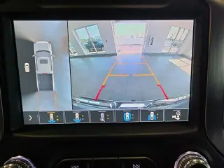GMC Sierra 1500 2019 4x4 Denali 4 puertas Cabina doble 5.8 pies. Caja corta
