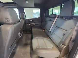 GMC Sierra 1500 2019 4x4 Denali 4 puertas Cabina doble 5.8 pies. Caja corta