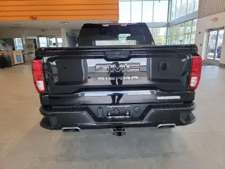 GMC Sierra 1500 2023 4x4 Elevation 4 puertas Cabina Crew 5.8 pies. SB