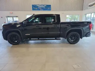 GMC Sierra 1500 2023 4x4 Elevation 4 puertas Cabina Crew 5.8 pies. SB