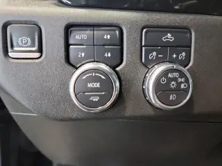 GMC Sierra 1500 2023 4x4 Elevation 4 puertas Cabina Crew 5.8 pies. SB
