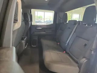 GMC Sierra 1500 2023 4x4 Elevation 4 puertas Cabina Crew 5.8 pies. SB