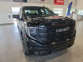 GMC Sierra 1500 2023 4x4 Elevation 4 puertas Cabina Crew 5.8 pies. SB
