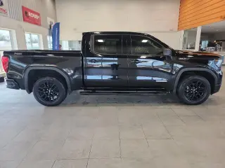 GMC Sierra 1500 2023 4x4 Elevation 4 puertas Cabina Crew 5.8 pies. SB