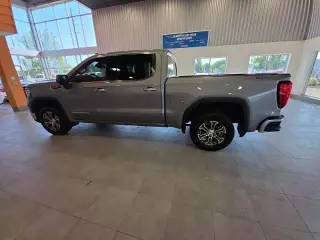 GMC Sierra 1500 2025 4x4 SLT Cabina Crew 4 puertas 5.8 pies. Caja corta
