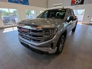 GMC Sierra 1500 2025 4x4 SLT Cabina Crew 4 puertas 5.8 pies. Caja corta