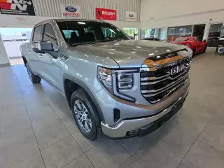 GMC Sierra 1500 2025 4x4 SLT Cabina Crew 4 puertas 5.8 pies. Caja corta