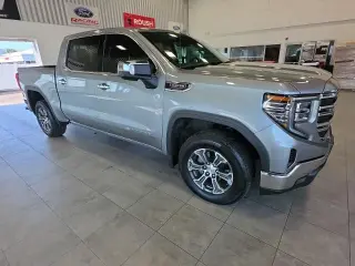 GMC Sierra 1500 2025 4x4 SLT Cabina Crew 4 puertas 5.8 pies. Caja corta