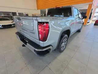 GMC Sierra 1500 2025 4x4 SLT Cabina Crew 4 puertas 5.8 pies. Caja corta