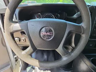 Furgoneta de Carga Extendida GMC Savana 2017 3500 3 puertas