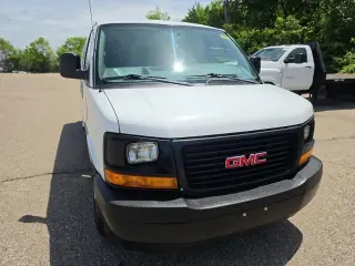 Furgoneta de Carga Extendida GMC Savana 2017 3500 3 puertas