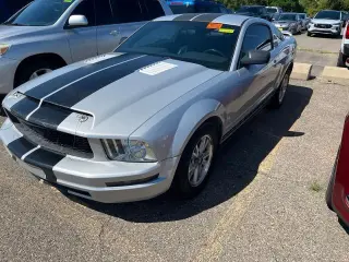 Ford Mustang 2006 V6 Estándar 2 puertas Fastback