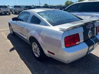 Ford Mustang 2006 V6 Estándar 2 puertas Fastback
