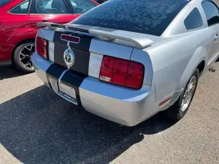 Ford Mustang 2006 V6 Estándar 2 puertas Fastback