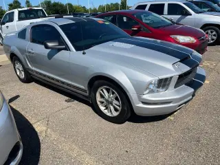 Ford Mustang 2006 V6 Estándar 2 puertas Fastback