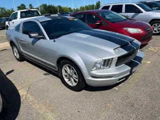 Ford Mustang 2006 V6 Estándar 2 puertas Fastback