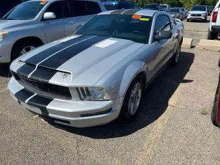 Ford Mustang 2006 V6 Estándar 2 puertas Fastback