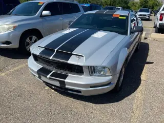 Ford Mustang 2006 V6 Estándar 2 puertas Fastback