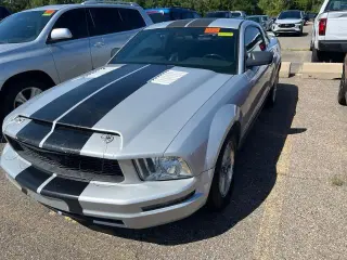 Ford Mustang 2006 V6 Estándar 2 puertas Fastback