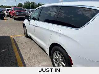 Chrysler Pacifica 2024 Touring L 4 puertas Minivan