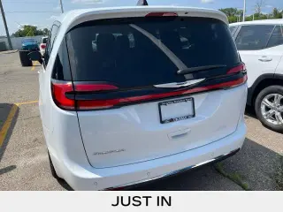 Chrysler Pacifica 2024 Touring L 4 puertas Minivan