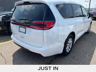 Chrysler Pacifica 2024 Touring L 4 puertas Minivan
