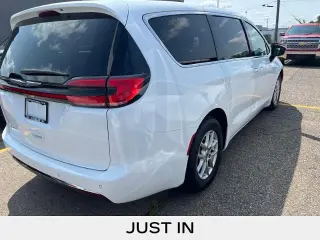 Chrysler Pacifica 2024 Touring L 4 puertas Minivan