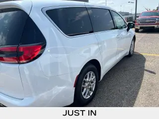 Chrysler Pacifica 2024 Touring L 4 puertas Minivan