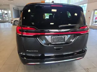 Chrysler Pacifica 2026 Select 4 puertas Minivan