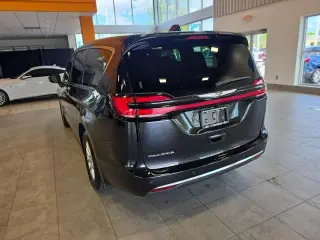 Chrysler Pacifica 2026 Select 4 puertas Minivan