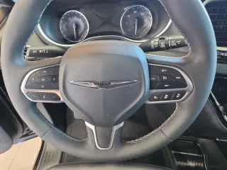 Chrysler Pacifica 2026 Select 4 puertas Minivan