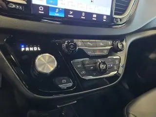 Chrysler Pacifica 2026 Select 4 puertas Minivan