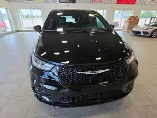 Chrysler Pacifica 2026 Select 4 puertas Minivan