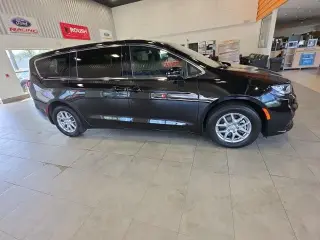 Chrysler Pacifica 2026 Select 4 puertas Minivan