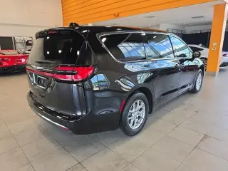 Chrysler Pacifica 2026 Select 4 puertas Minivan