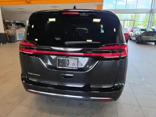 Chrysler Pacifica 2026 Select 4 puertas Minivan