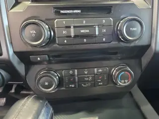 Ford F-150 2018 4x4 XLT 4 puertas SuperCrew 5.5 pies. SB