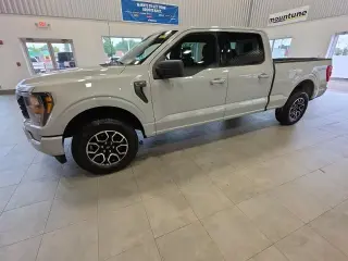 Ford F-150 2023 4x4 XLT 4 puertas SuperCrew 5.5 pies. SB
