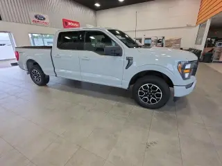 Ford F-150 2023 4x4 XLT 4 puertas SuperCrew 5.5 pies. SB