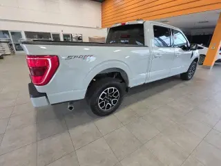 Ford F-150 2023 4x4 XLT 4 puertas SuperCrew 5.5 pies. SB