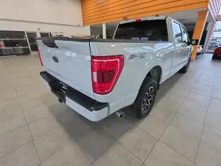 Ford F-150 2023 4x4 XLT 4 puertas SuperCrew 5.5 pies. SB