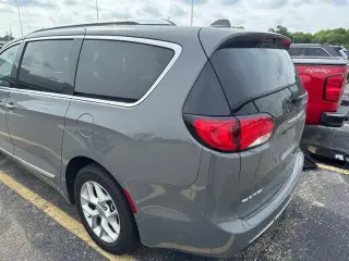 Chrysler Pacifica 2020 Limited 4 puertas Minivan