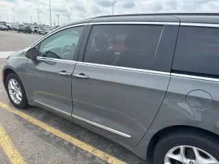 Chrysler Pacifica 2020 Limited 4 puertas Minivan