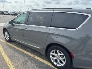 Chrysler Pacifica 2020 Limited 4 puertas Minivan