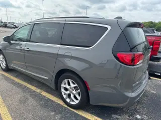 Chrysler Pacifica 2020 Limited 4 puertas Minivan